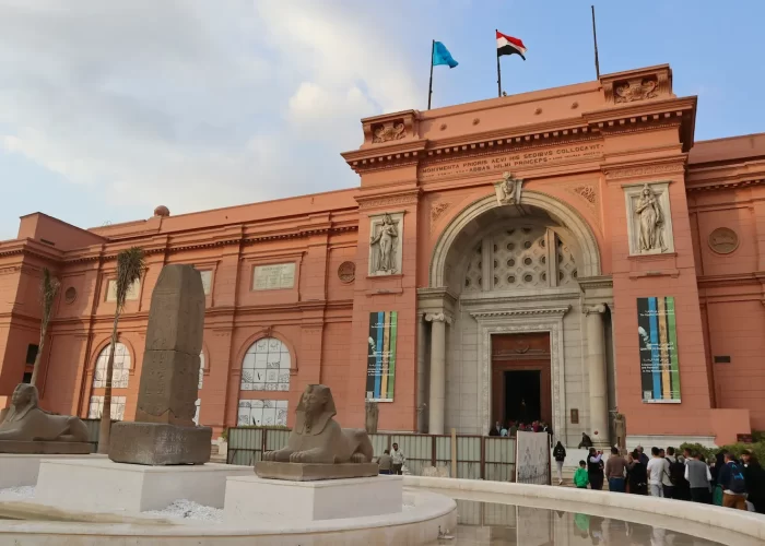 Excursión a El Cairo en 1 Día en el Museo Egipcio de la Plaza Tahrir