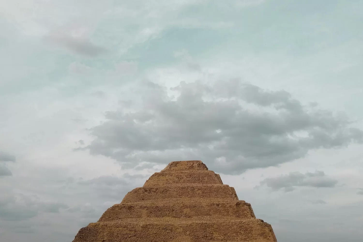 Tour a Menfis y Sakkara desde El Cairo de 1 Día, la Pirámide Escalonada de Saqqara, la tumba más antigua de piedra de Egipto ubicada en la Necrópolis de Saqqara
