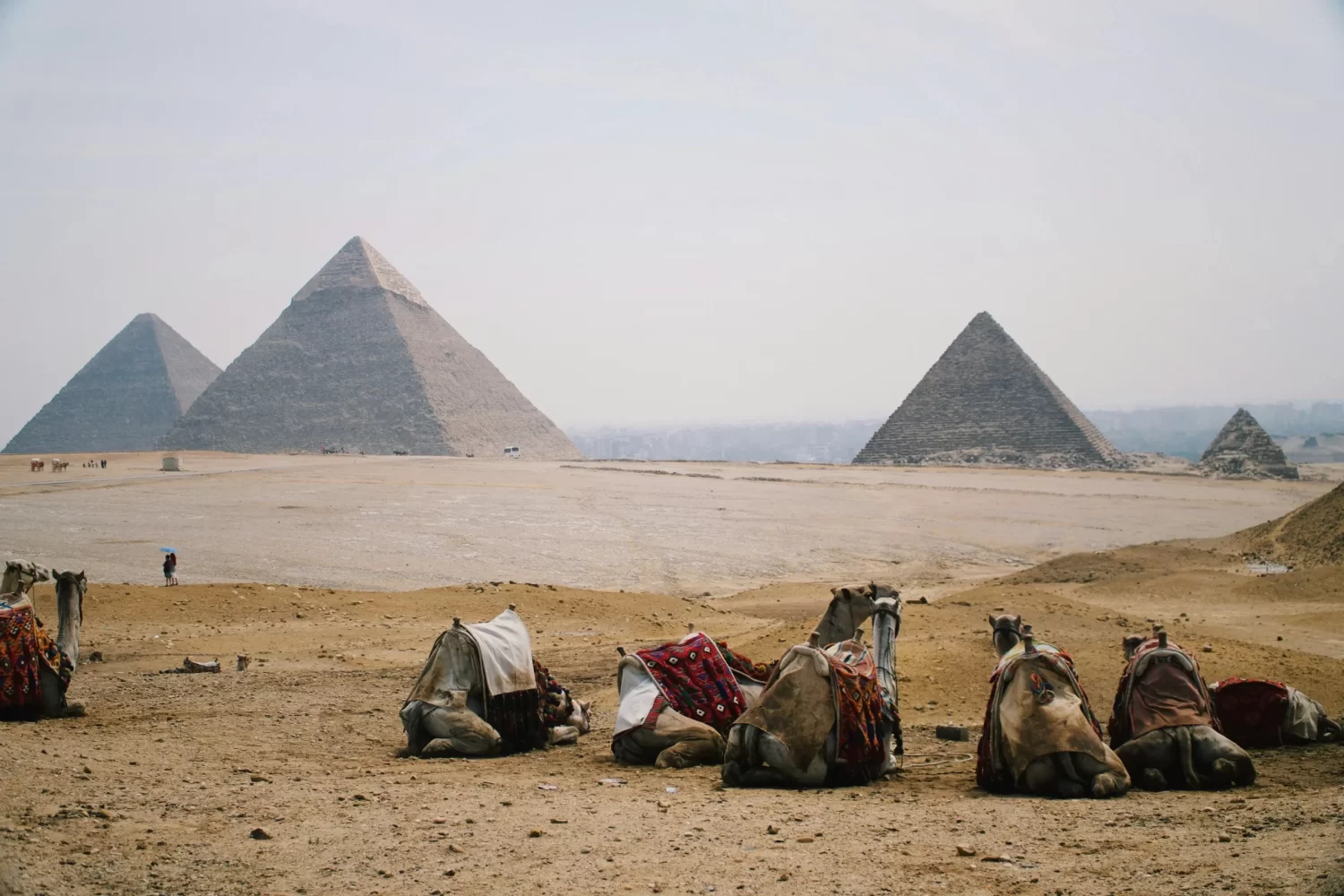 Viaje a Egipto Por 4 Días: Pirámides de Guiza en El Cairo – Majestuoso viaje con guía en español