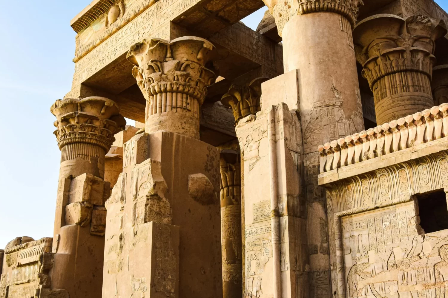 Crucero por el Nilo MS Salacia visita al Templo de Kom Ombo