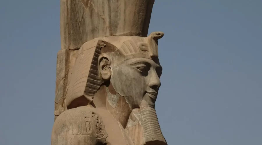 Imagen de Rey Ramsés II mostrando el legado del faraón más poderoso del antiguo Egipto